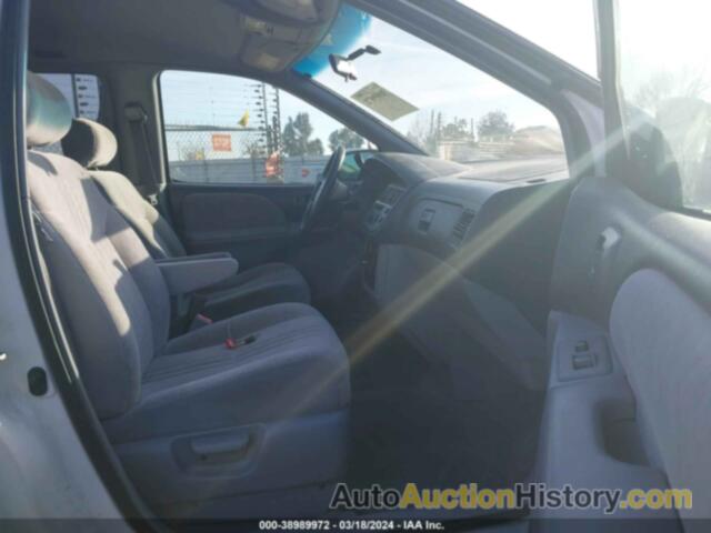 TOYOTA SIENNA LE, 4T3ZF13C6XU116343