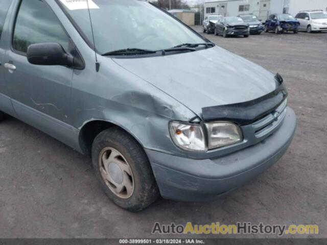 TOYOTA SIENNA LE, 4T3ZF13C4YU261933