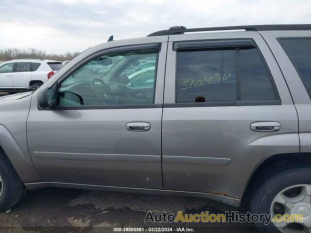 CHEVROLET TRAILBLAZER LT, 1GNDT13S562197876