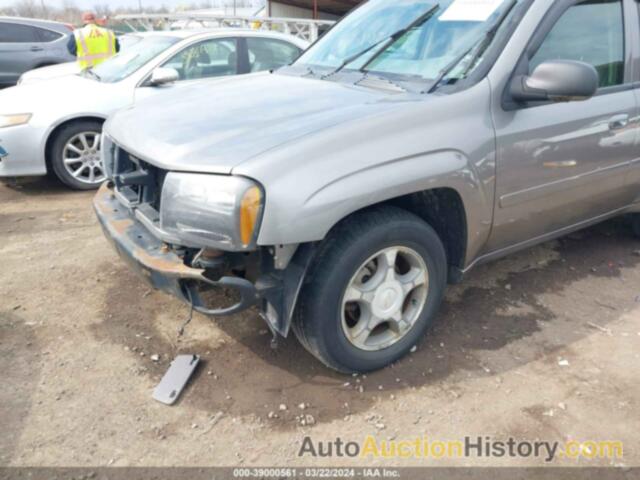 CHEVROLET TRAILBLAZER LT, 1GNDT13S562197876