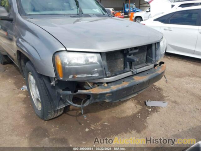 CHEVROLET TRAILBLAZER LT, 1GNDT13S562197876