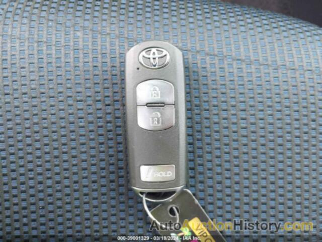 TOYOTA YARIS LE, 3MYDLBJV1LY700202