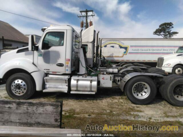 KENWORTH T880, 1XKZDP9X8HJ177877