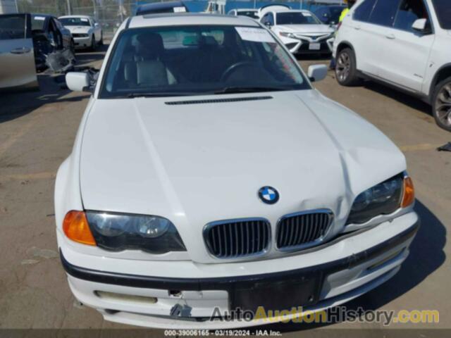 BMW 323I, WBAAM3339XCA83372