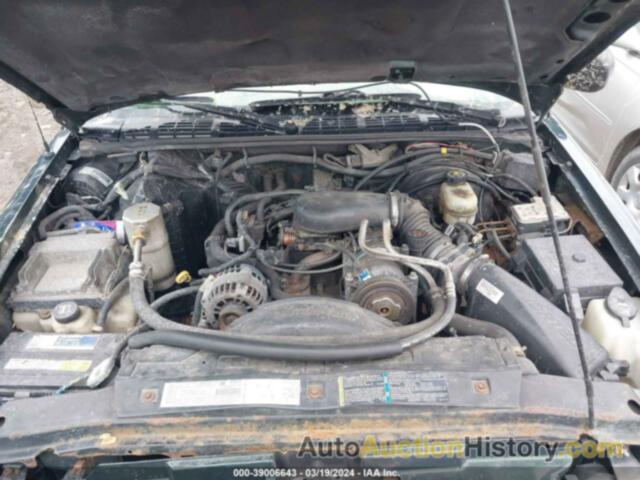 CHEVROLET S-10 LS, 1GCDT19XX38220220