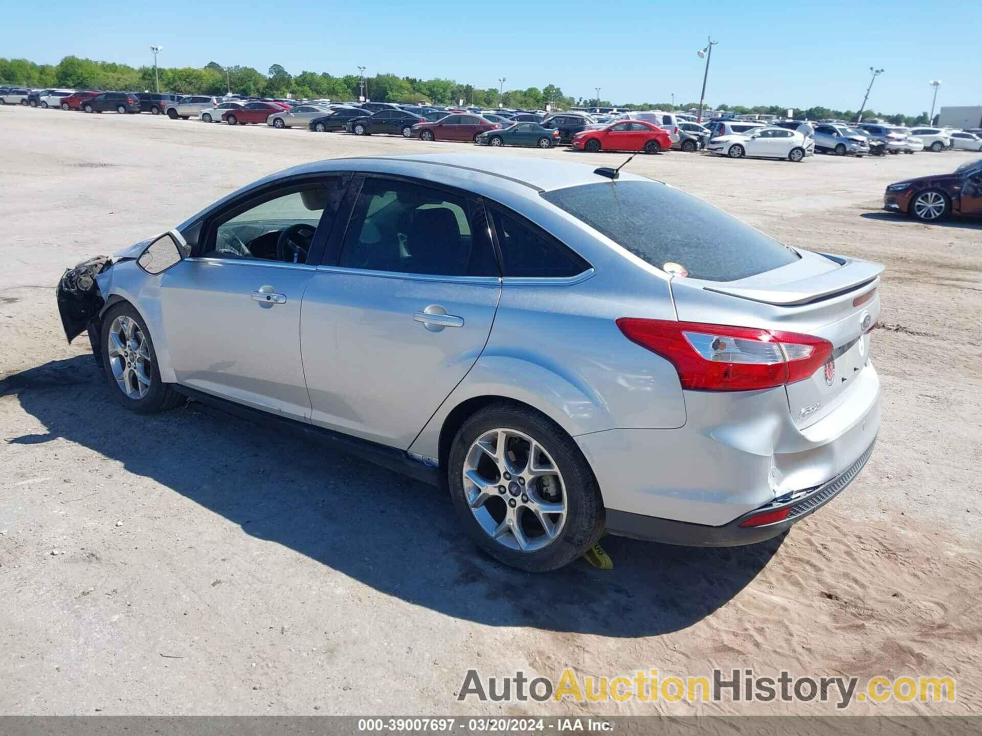 FORD FOCUS TITANIUM, 1FADP3J25DL254960