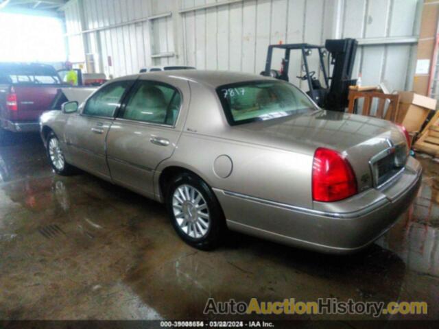 LINCOLN TOWN CAR EXECUTIVE, 1LNHM81W13Y627817