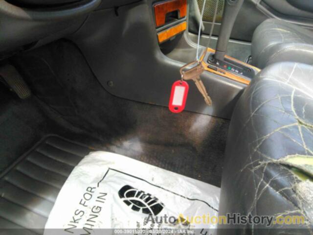 TOYOTA CAMRY XLE, JT2GK13E9R0046860