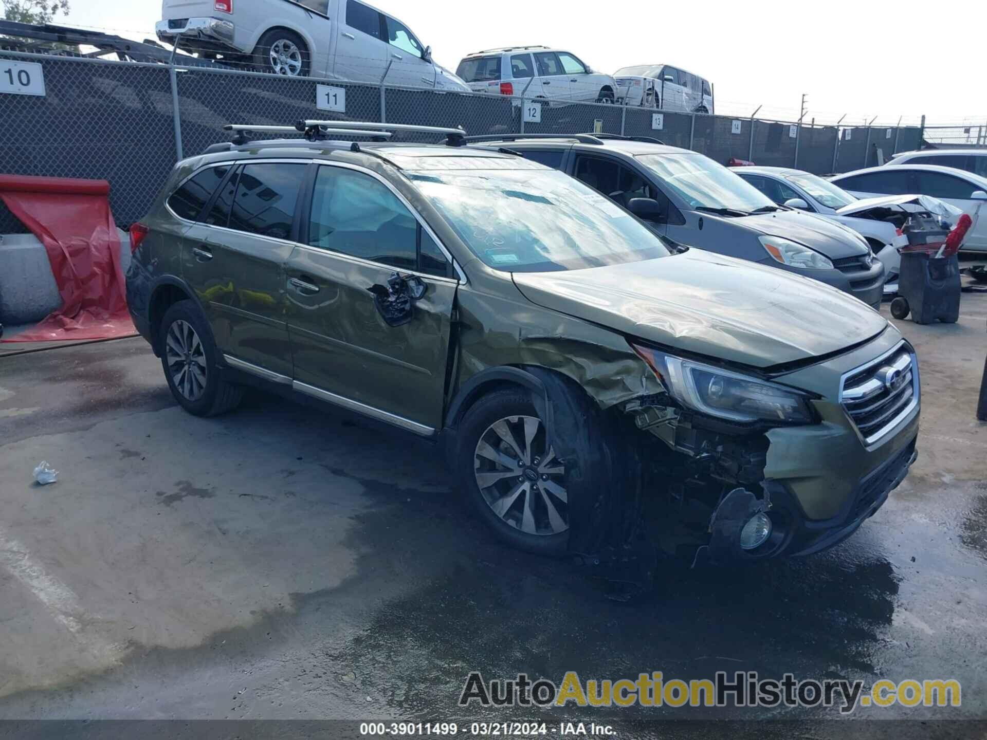 SUBARU OUTBACK, 4S4BSETC7J3301169