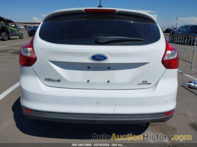 FORD FOCUS SE, 1FADP3K26EL111385