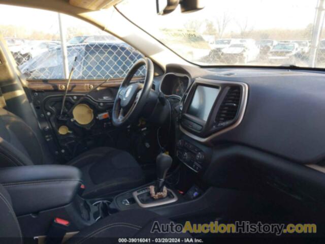 JEEP CHEROKEE LATITUDE, 1C4PJLCB4FW530939