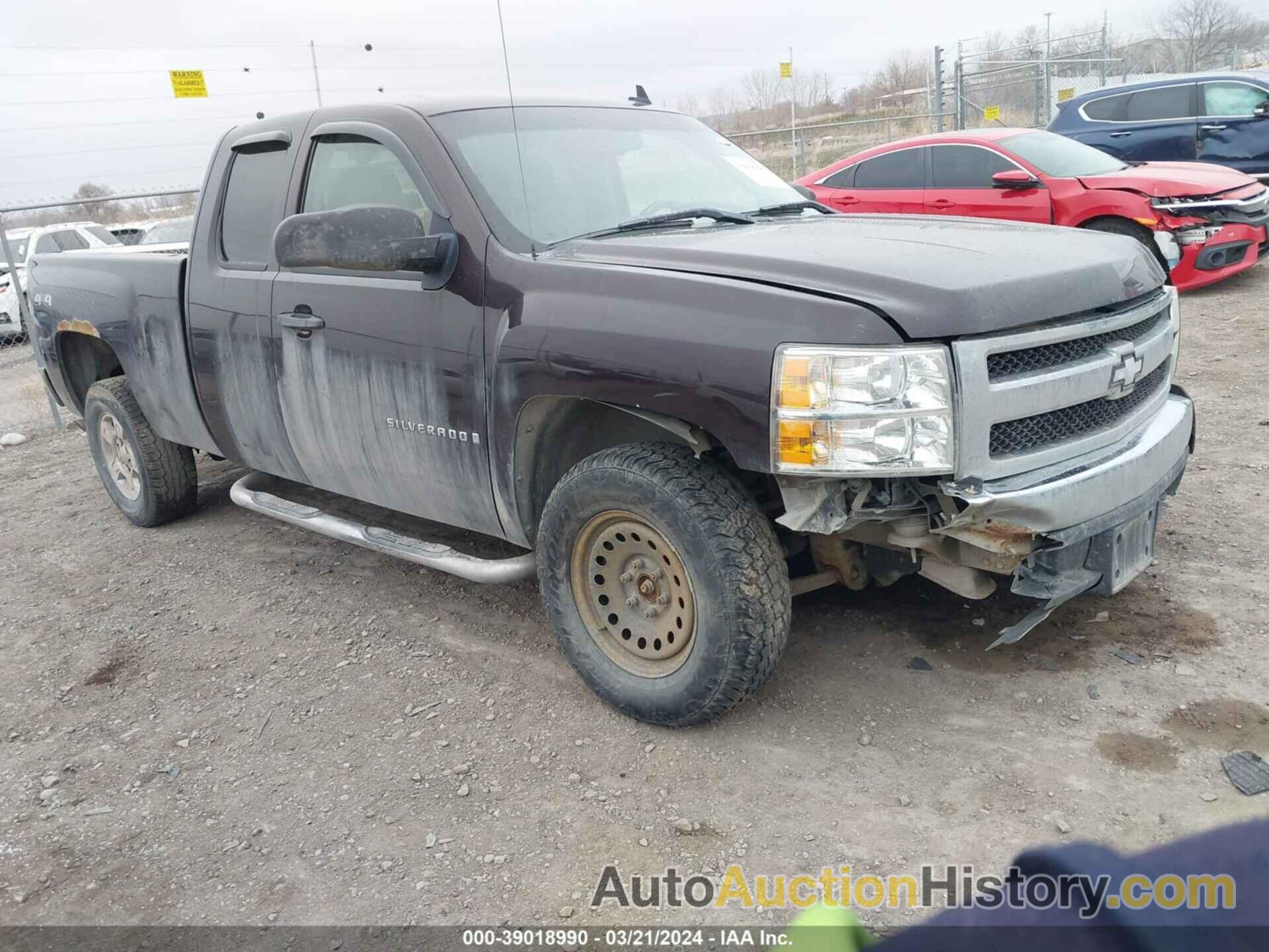 CHEVROLET SILVERADO 1500 LT1, 1GCEK19J28Z112095