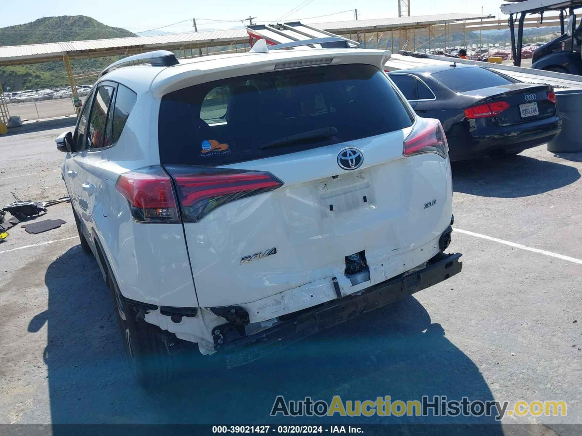 TOYOTA RAV4 XLE, JTMWFREV0HJ712967