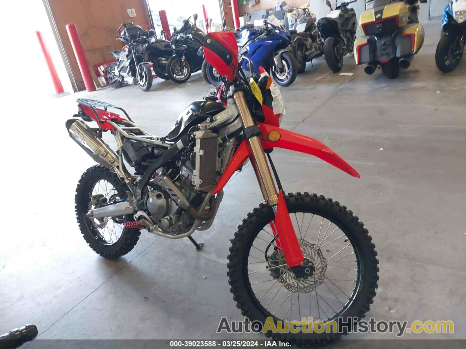 HONDA CRF300 LA, MLHND1651M5000422