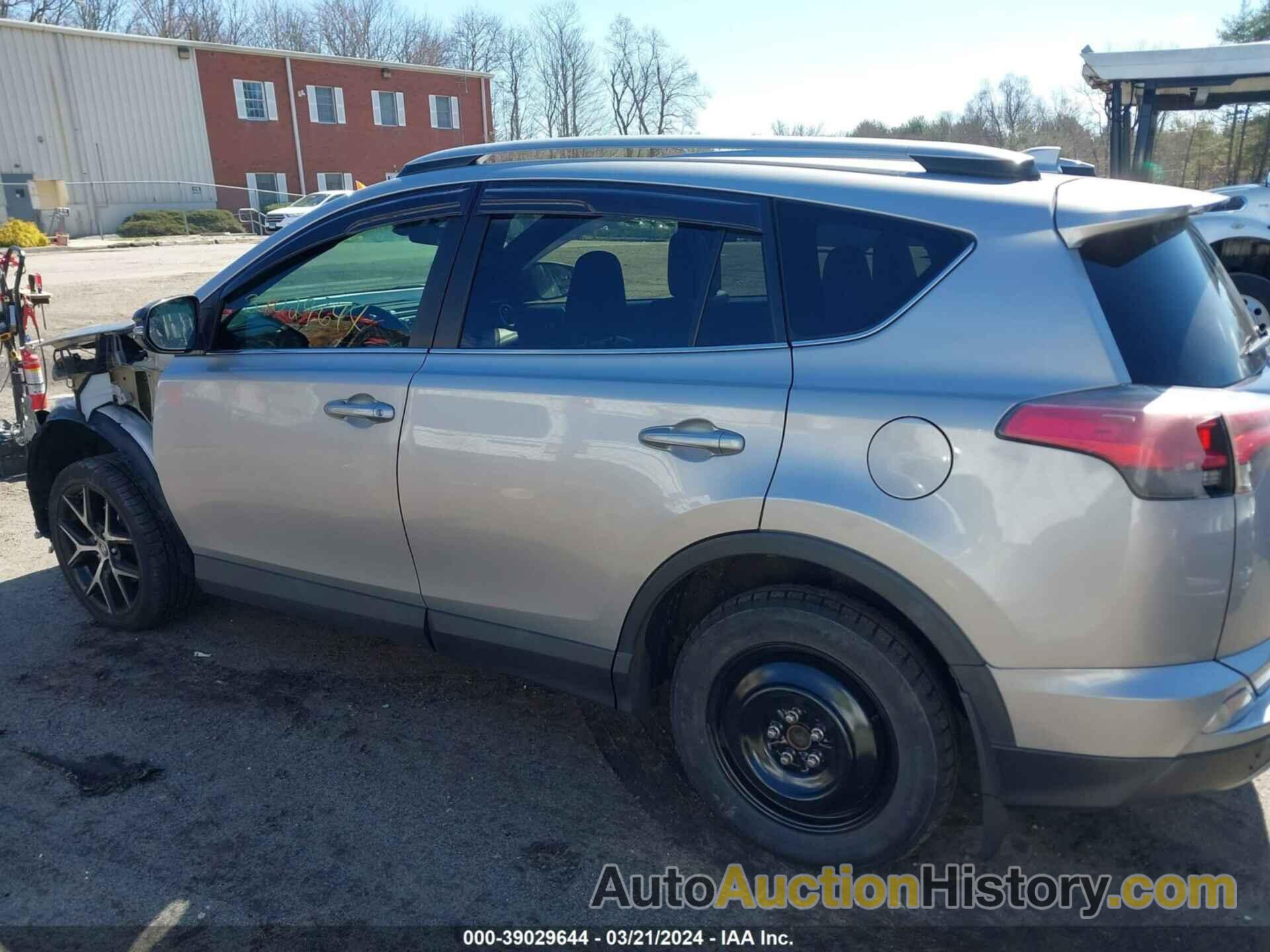 TOYOTA RAV4 SE, 2T3NFREV7HW334465