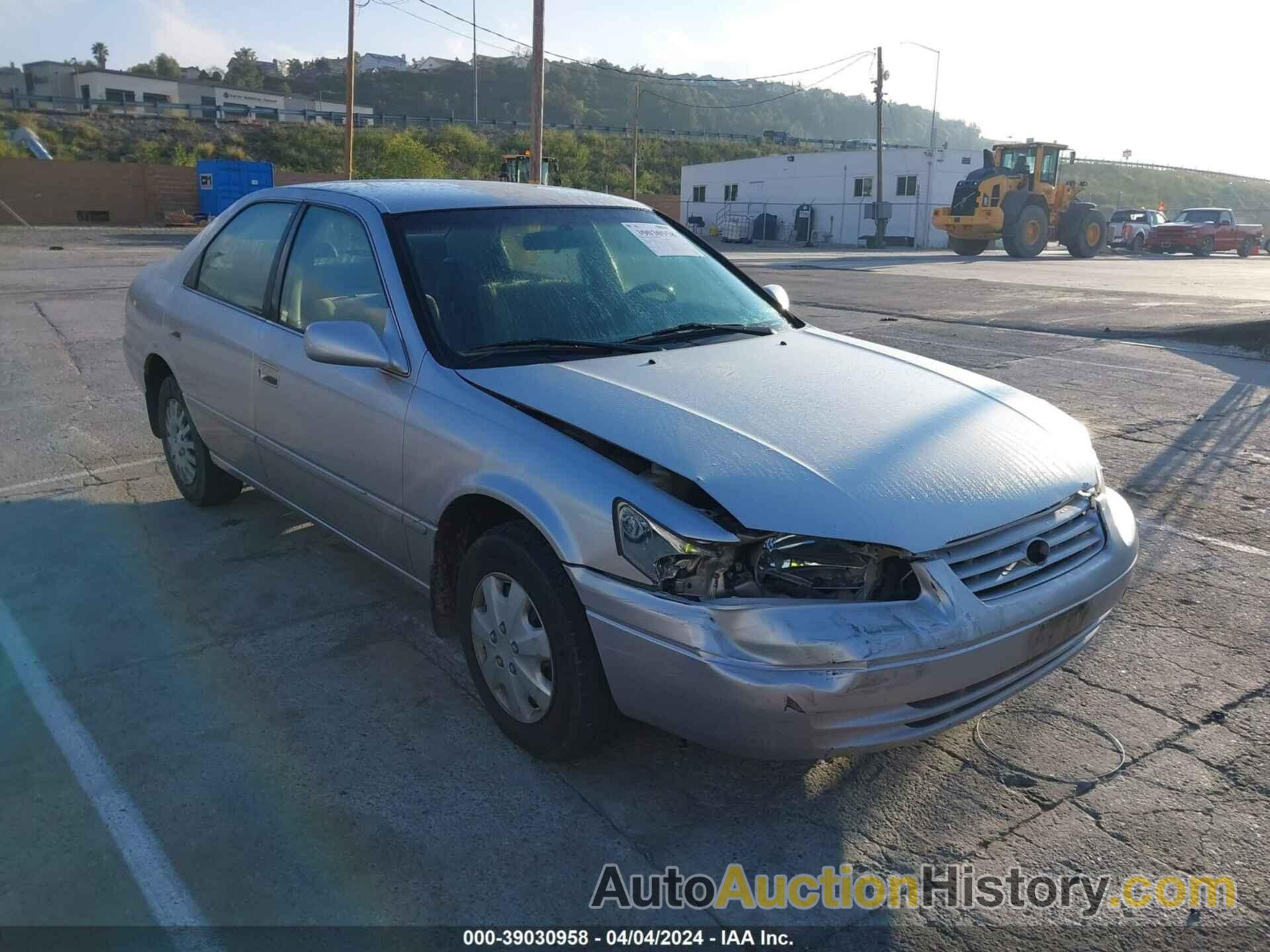 TOYOTA CAMRY LE, JT2BG22KXV0009433