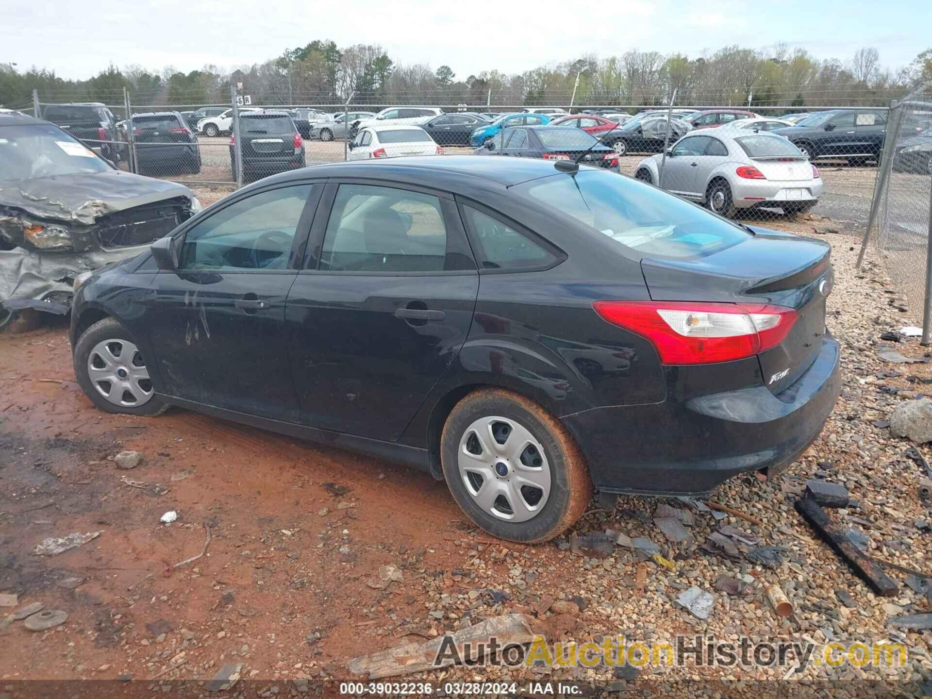 FORD FOCUS S, 1FADP3E24EL379847