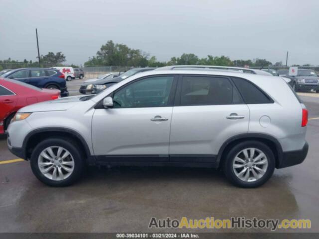 KIA SORENTO EX V6, 5XYKU4A28BG075918