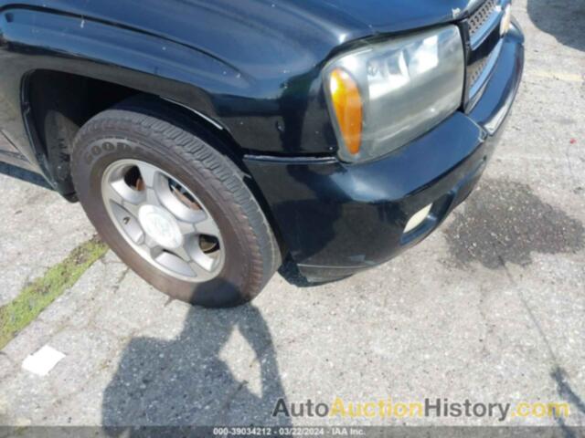 CHEVROLET TRAILBLAZER EXT LS/EXT LT, 1GNES16S666137701