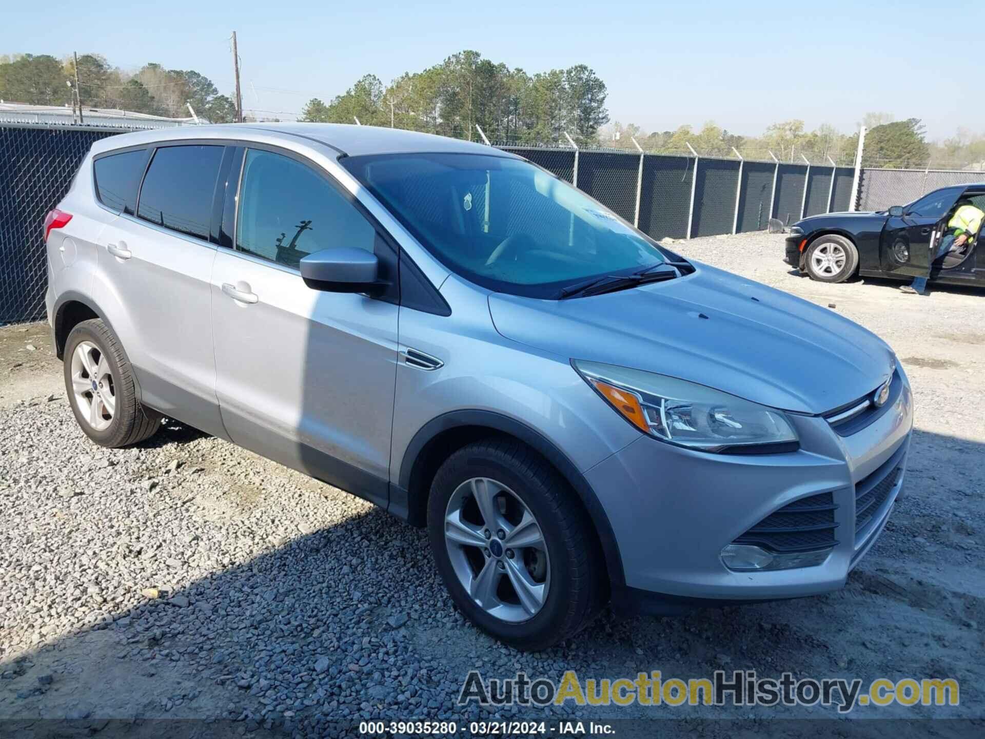 FORD ESCAPE SE, 1FMCU0GXXFUB55432