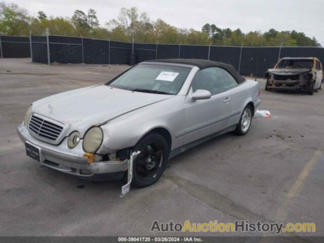 MERCEDES-BENZ CLK 320, WDBLK65G4XT012899