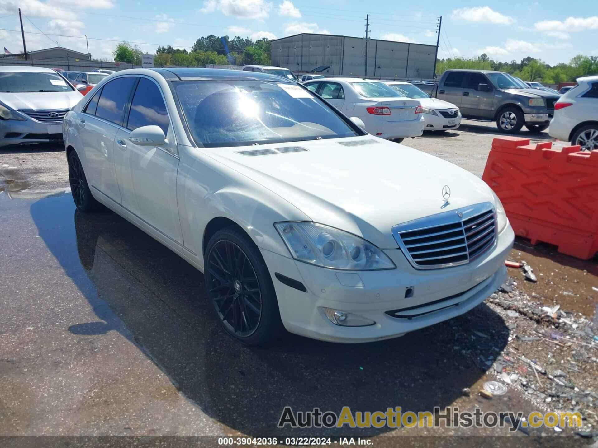 MERCEDES-BENZ S 550, WDDNG71X17A125590