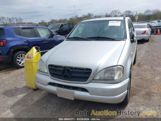 MERCEDES-BENZ ML 430, 4JGAB72E6XA116285