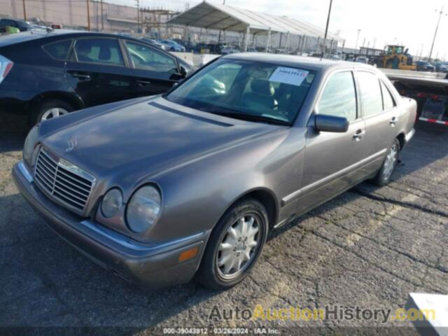 MERCEDES-BENZ E 320, WDBJF55FXTJ013316