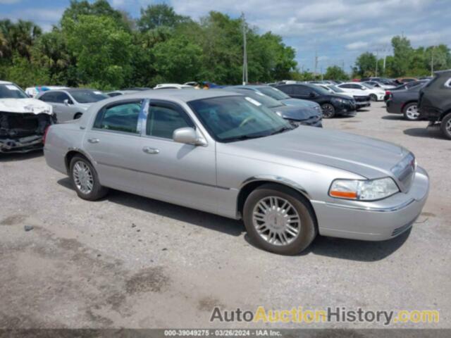 LINCOLN TOWN CAR SIGNATURE LIMITED, 2LNBL8CV0AX631173