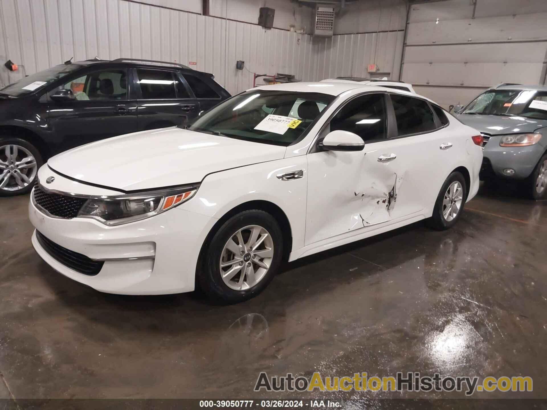 KIA OPTIMA LX, 5XXGT4L32JG249127