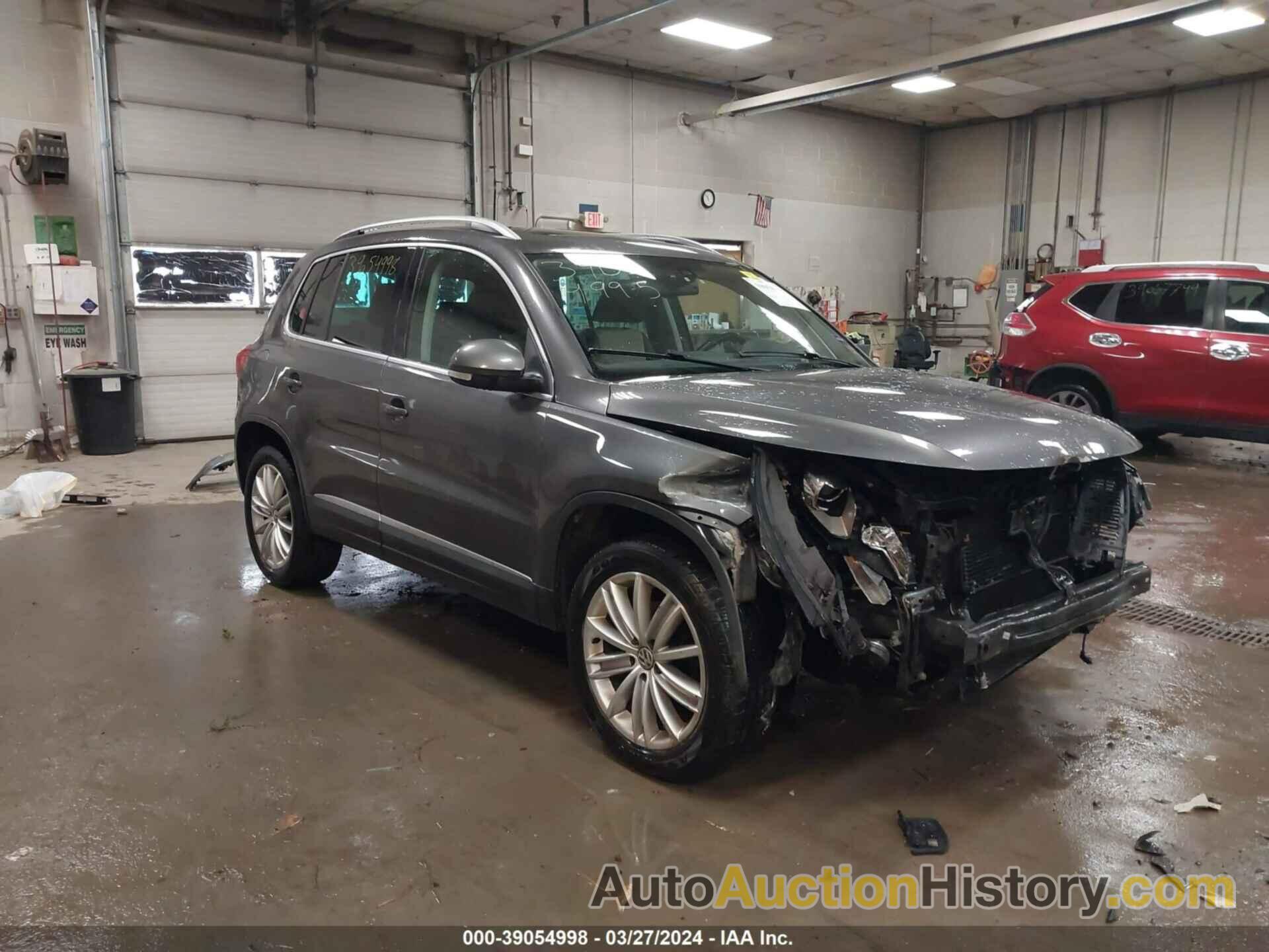 VOLKSWAGEN TIGUAN SE, WVGAV7AX2GW549616