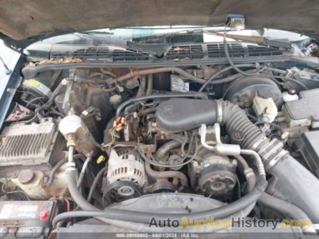 CHEVROLET S-10 LS FLEETSIDE, 1GCCS19X2W8245888