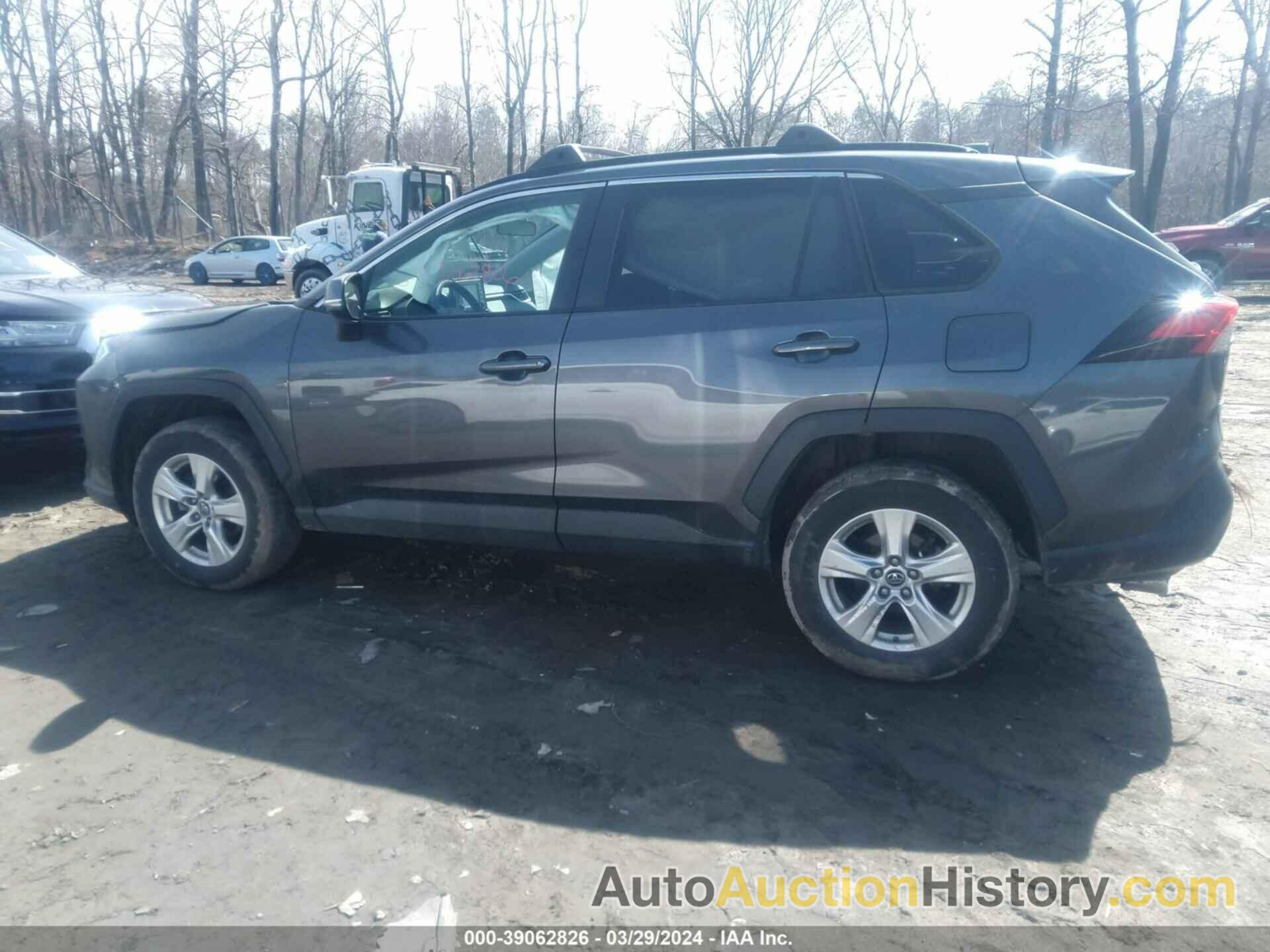 TOYOTA RAV4 XLE, 2T3P1RFV6LW137477