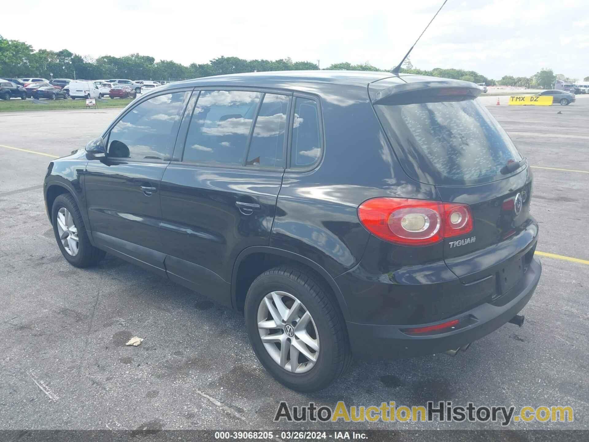 VOLKSWAGEN TIGUAN S, WVGBV7AX5BW519362