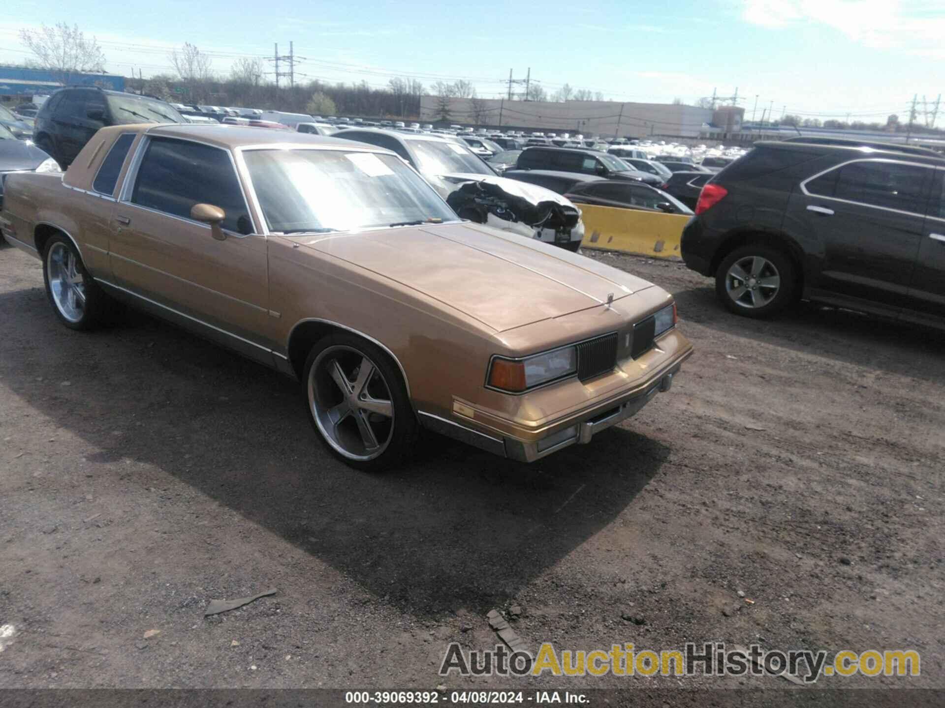 OLDSMOBILE CUTLASS SUPREME, 1G3GR47Y1FR323209