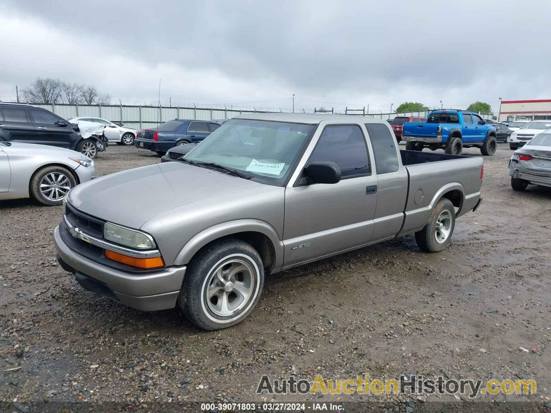 CHEVROLET S-10 LS, 1GCCS19H138105738