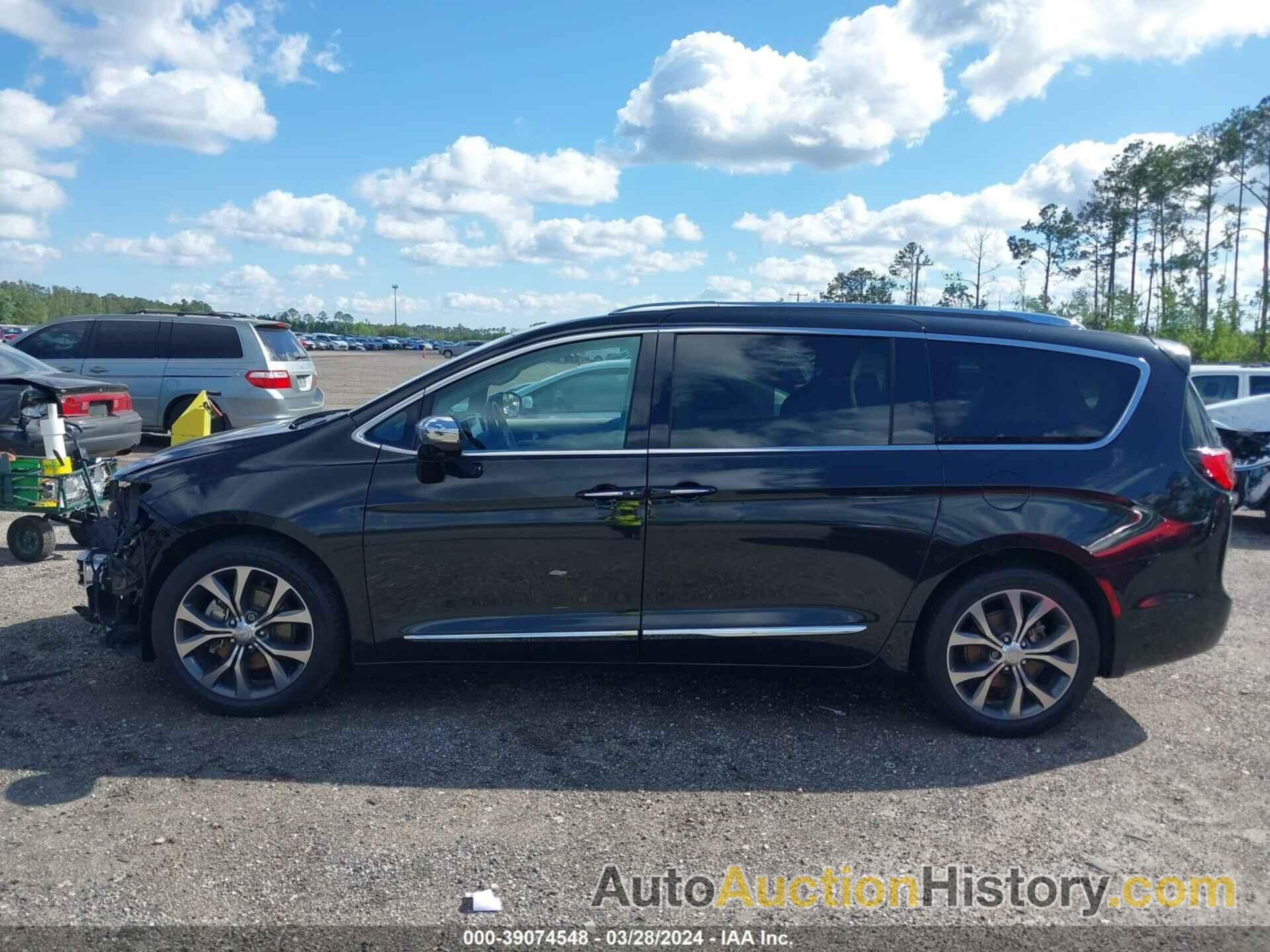 CHRYSLER PACIFICA LIMITED, 2C4RC1GG1HR537310