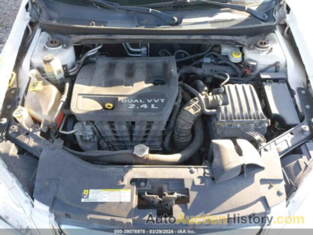 CHRYSLER 200 LX, 1C3BC4FB4BN552983