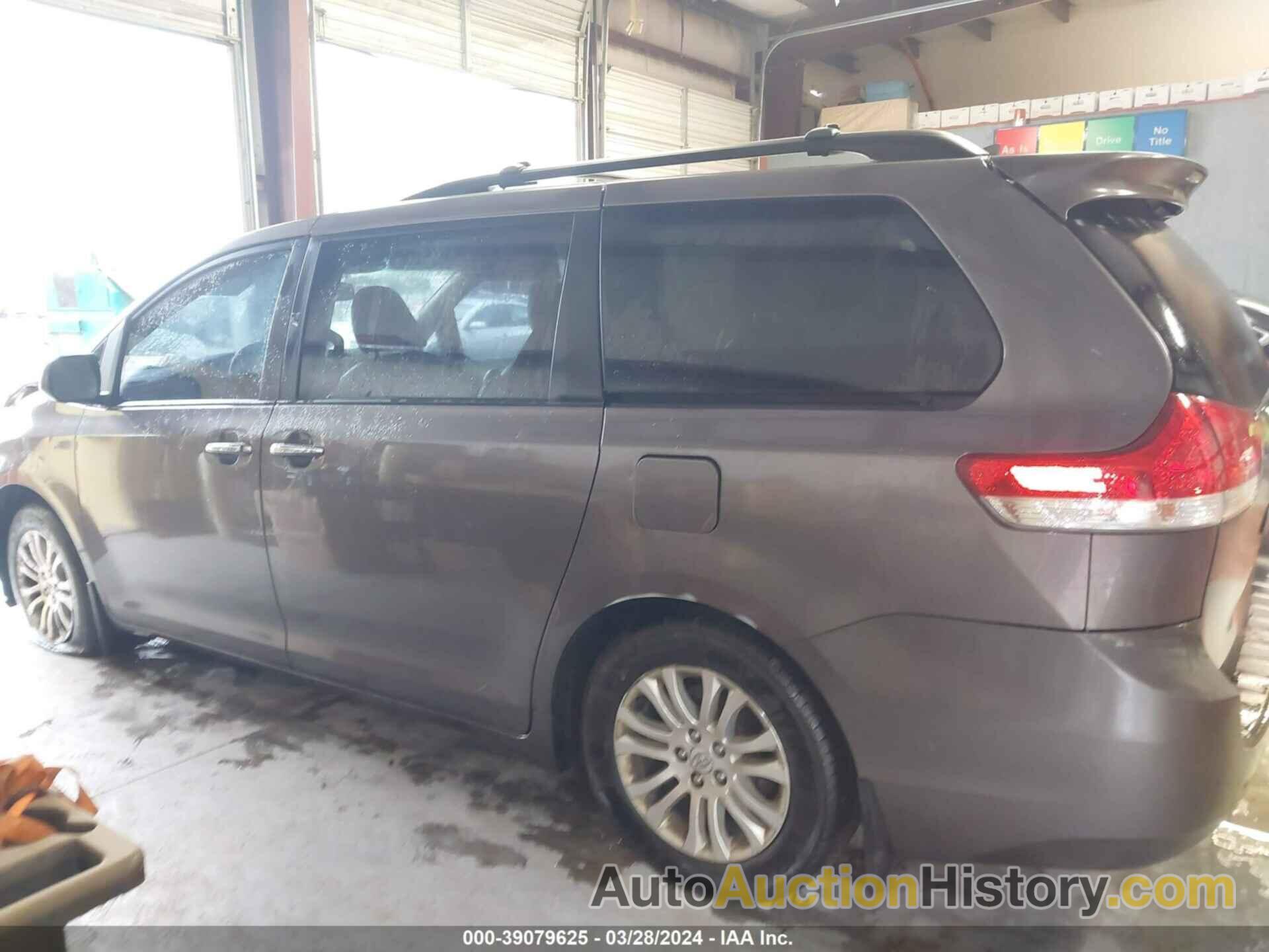 TOYOTA SIENNA XLE V6, 5TDYK3DC7BS047187