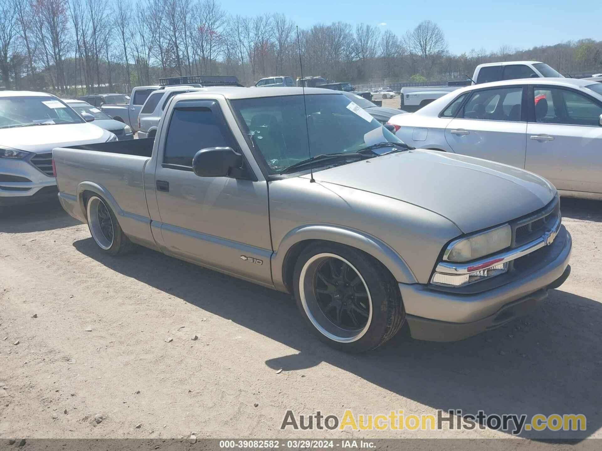 CHEVROLET S-10 LS, 1GCCS14521K159093