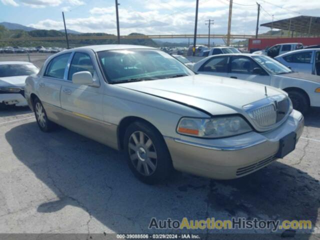 LINCOLN TOWN CAR SIGNATURE LIMITED, 1LNHM82W75Y649287