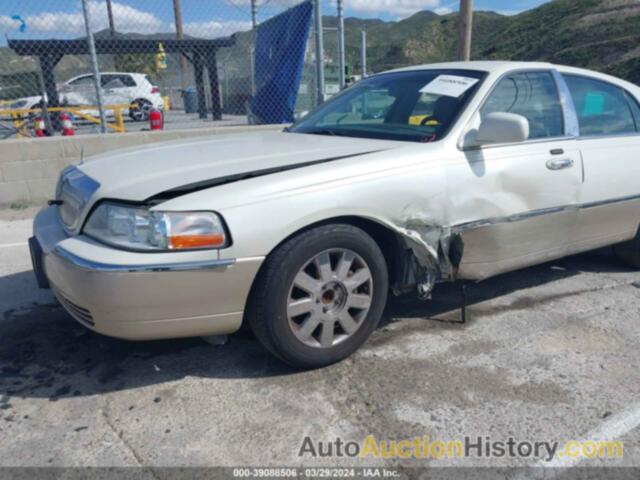 LINCOLN TOWN CAR SIGNATURE LIMITED, 1LNHM82W75Y649287