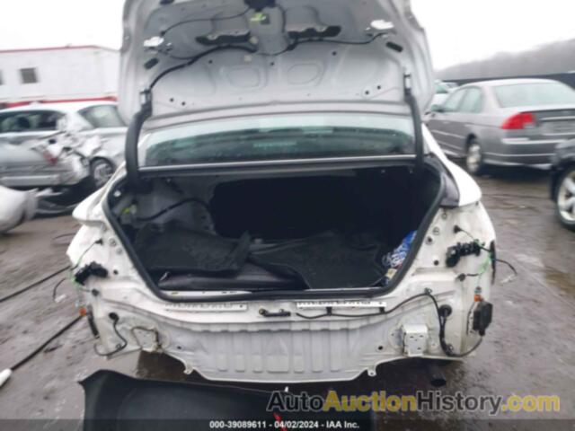 TOYOTA CAMRY LE, 4T1B11HK3JU138638