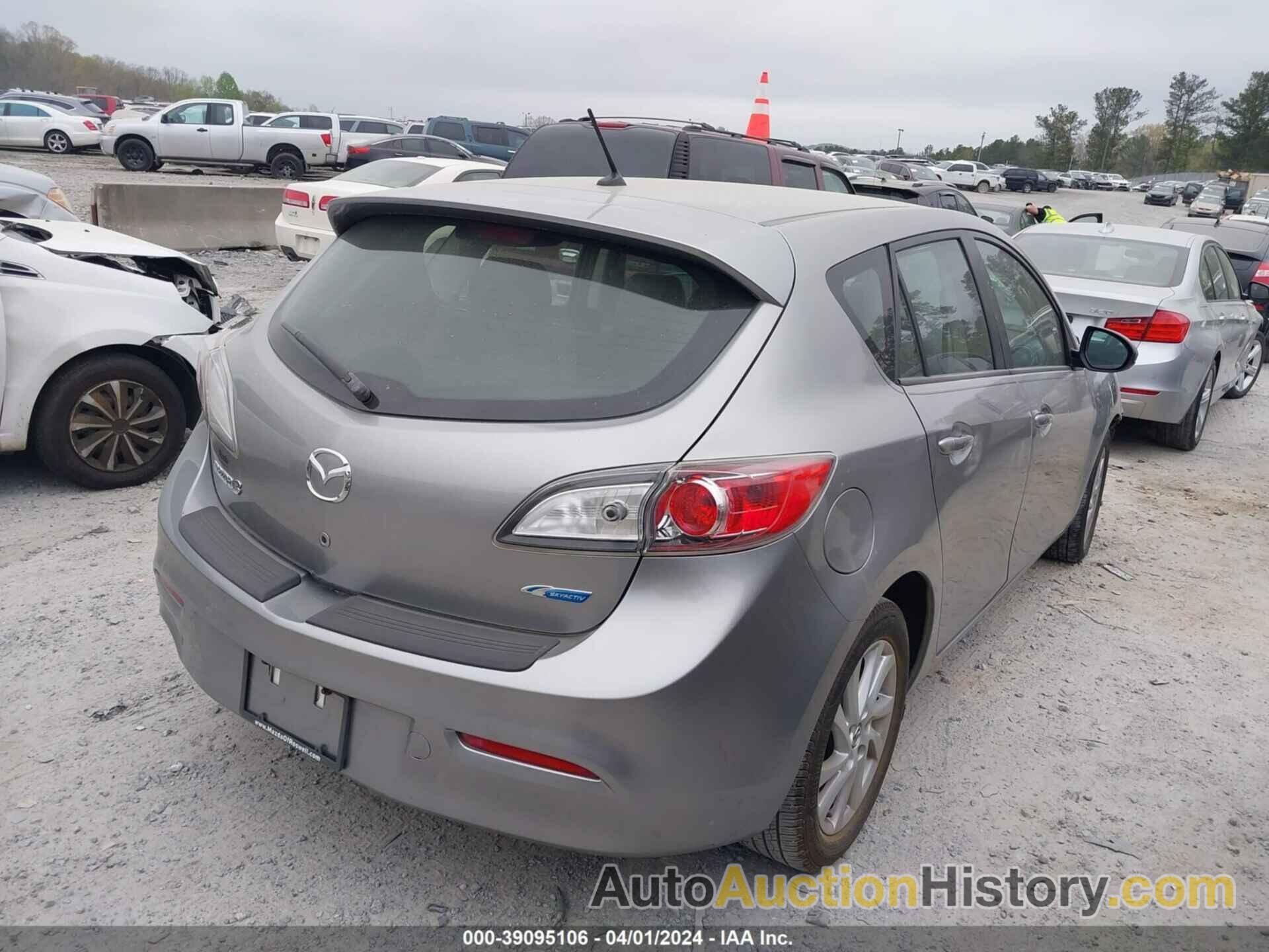 MAZDA MAZDA3 I GRAND TOURING, JM1BL1M79D1736643