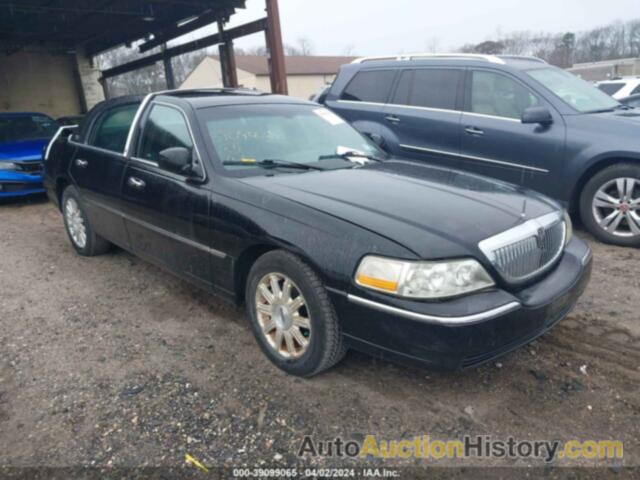 LINCOLN TOWN CAR SIGNATURE LIMITED, 1LNHM82V06Y614695