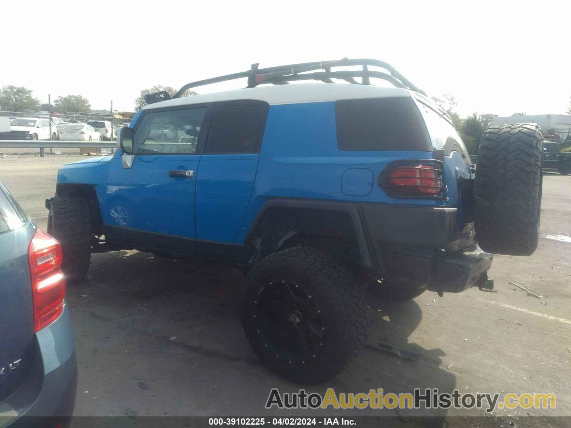 TOYOTA FJ CRUISER, JTEBU11F470016584