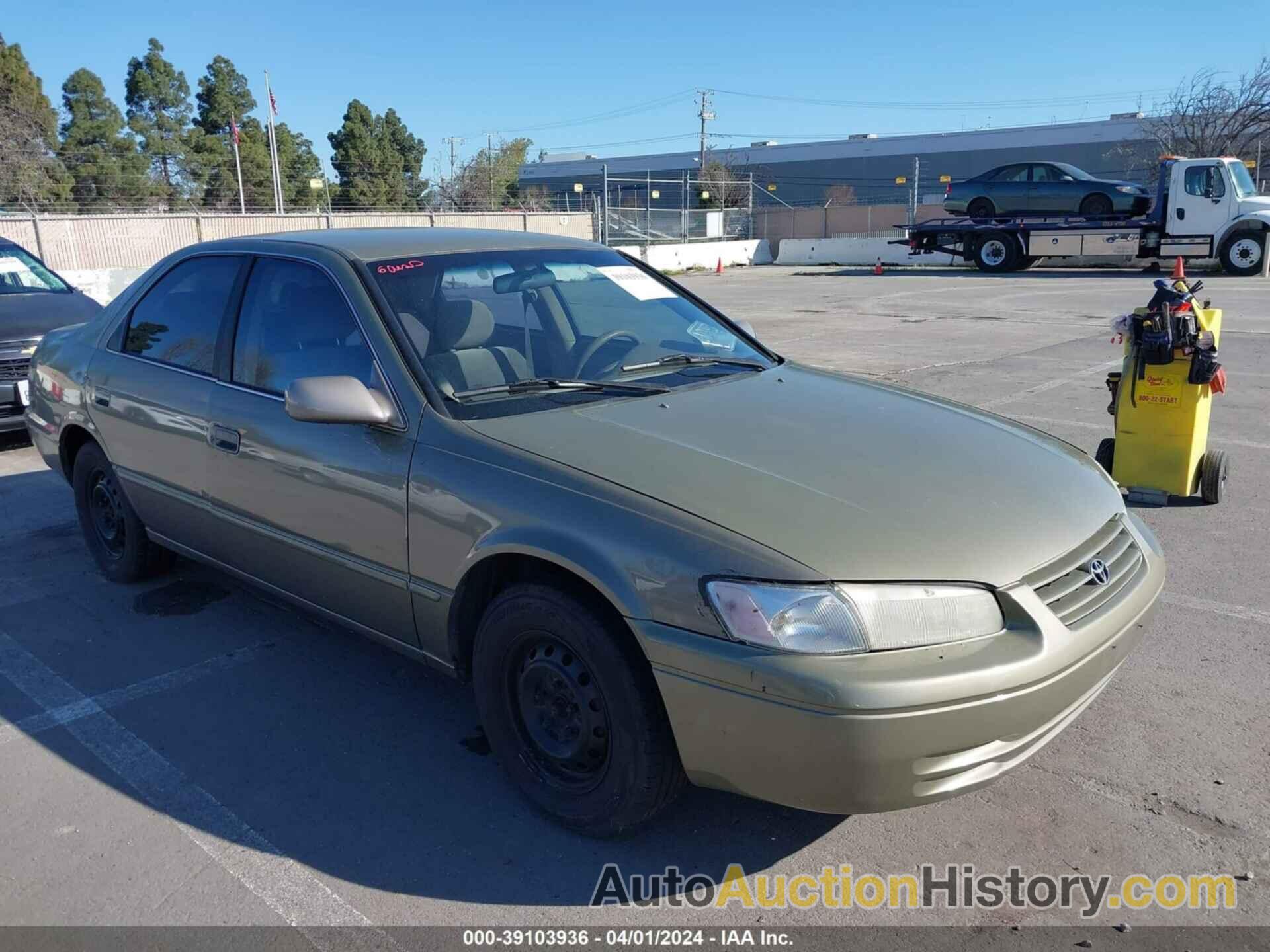 TOYOTA CAMRY LE, JT2BG22K9X0312559