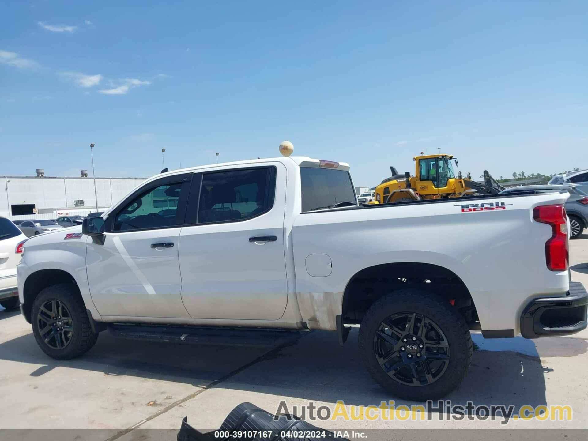 CHEVROLET SILVERADO 1500 4WD  SHORT BED LT TRAIL BOSS, 1GCPYFEDXMZ210516