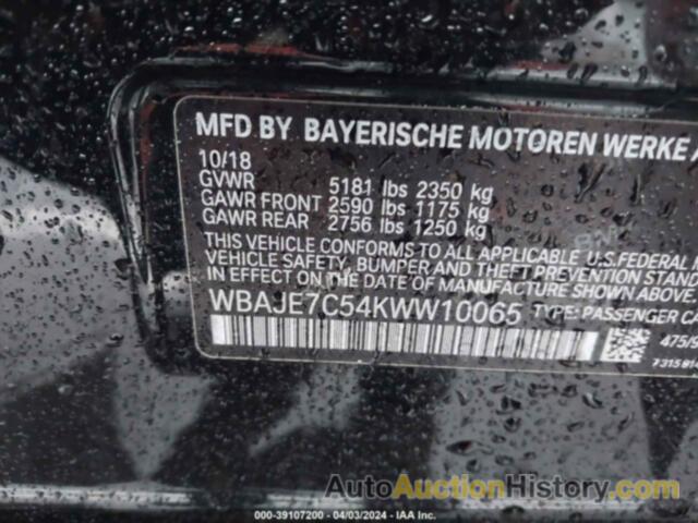 BMW 540 XI, WBAJE7C54KWW10065