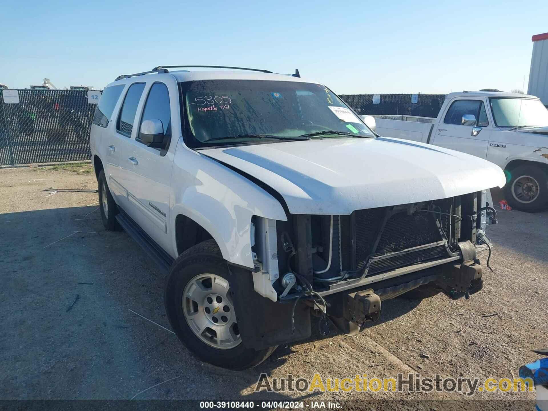 CHEVROLET SUBURBAN 1500 LT, 1GNSCJE07CR135630